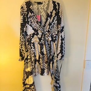 NWT Long Sleeve Asymmetrical Printed Mini Dress